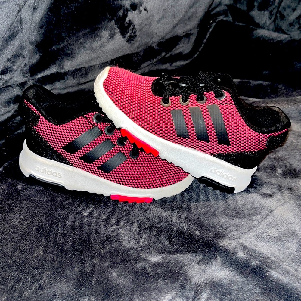 Adidas Neo/Toddler running shoes/pink and black/Size 6K